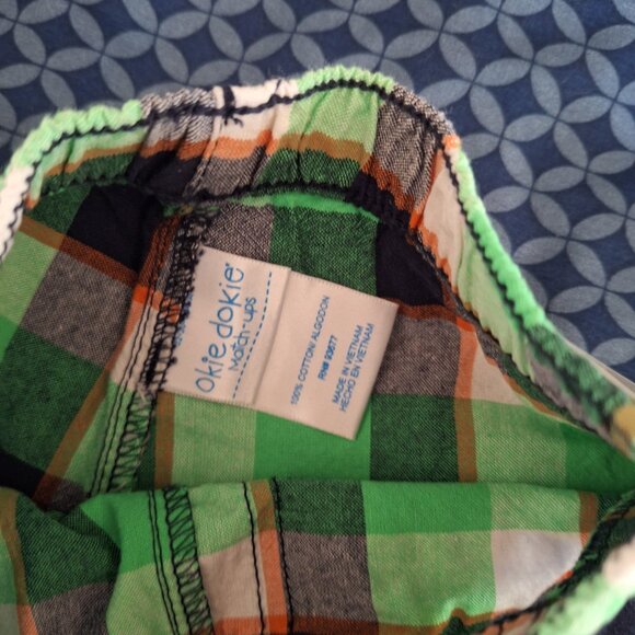 green shorts 6 to 9 months - Picture 3 of 3